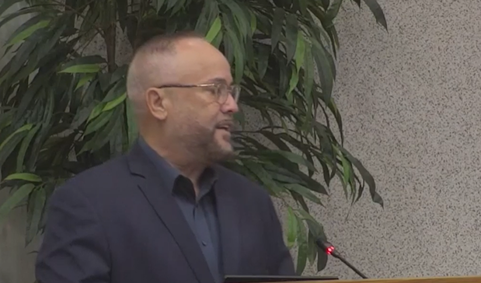 Minister Mike De Meza 1
