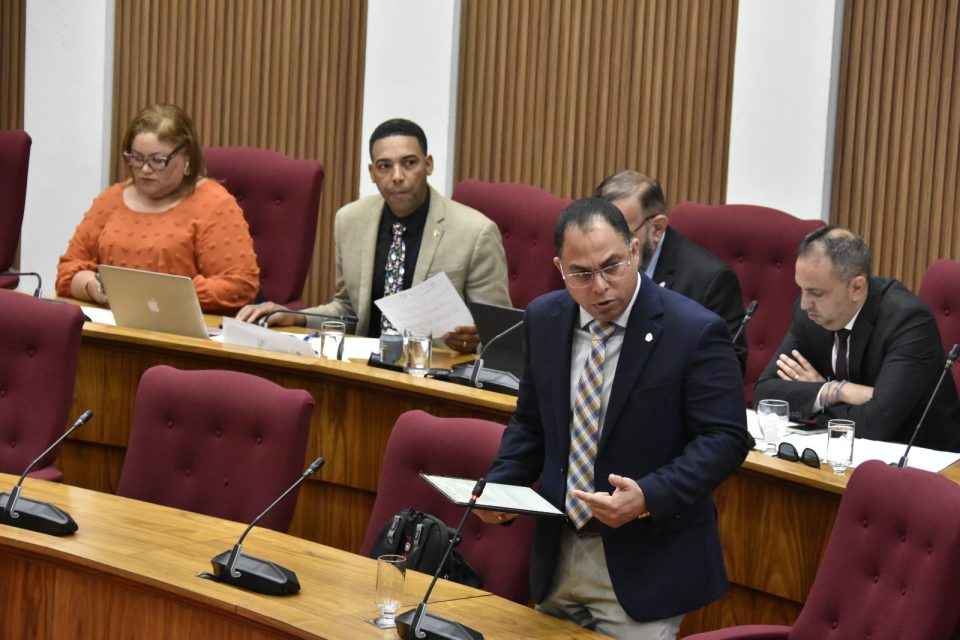 Ora Arogancia Gana Parlamento Ta Perde Su Bos