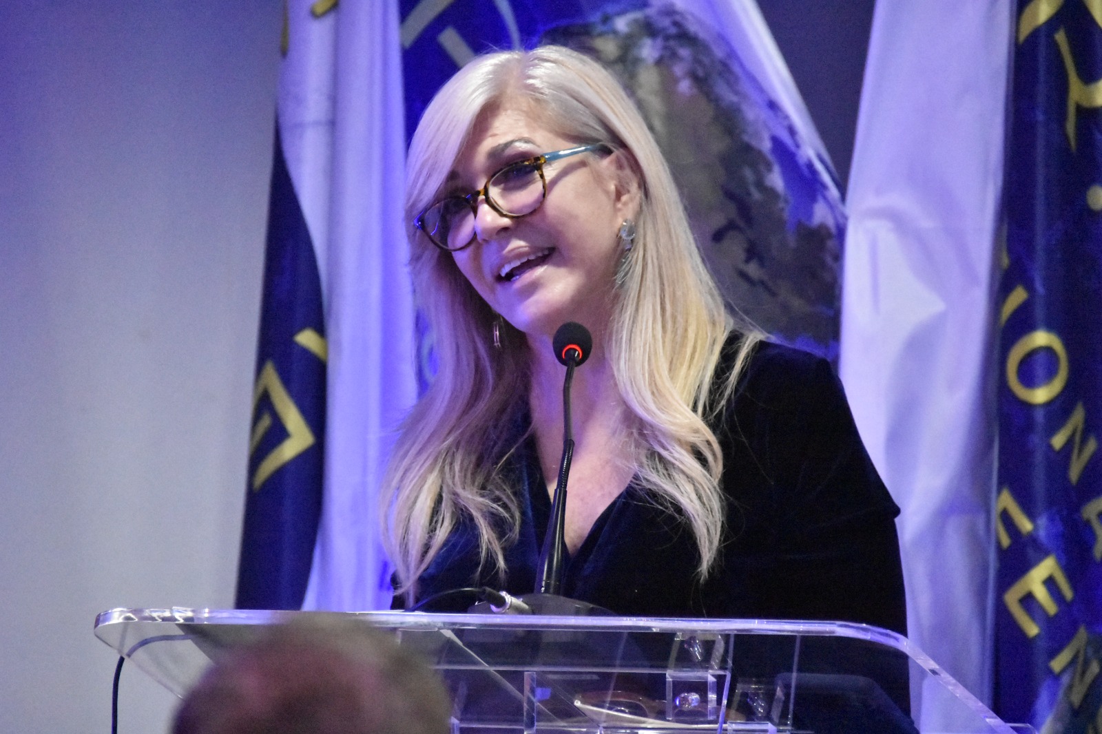 Auteur Claudia Daher Ponson Introduceert Haar Boek Voor Aruba En De Wereld Met Een Boodschap Van Eenheid En Vrede 170 Whatsapp Image 2025 12 02 At 5.21.34 Pm