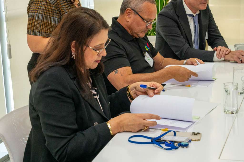 Minister Mervin Wyatt Ras 6