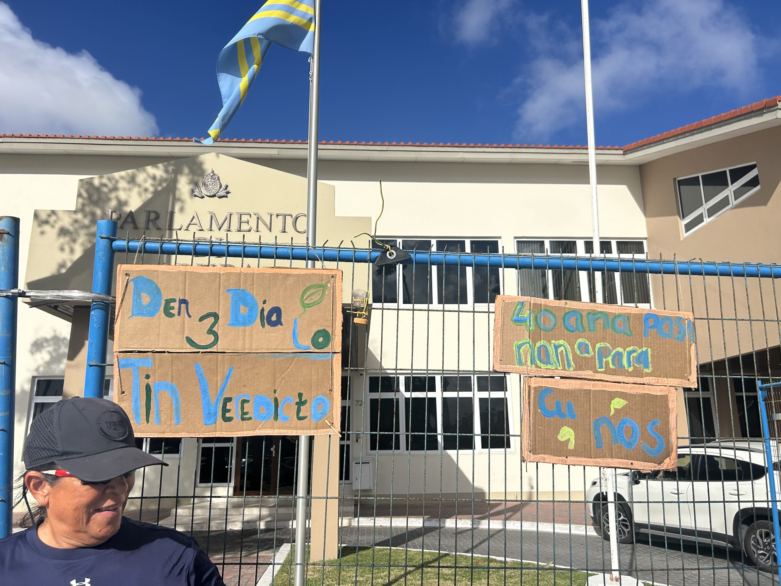 Grupo Di Manifestantenan Ta Expresa Sosten Pa Boneiro Den Lucha Pa Conservacion Di Naturalesa 215 Oreana Wouters 4 Scaled