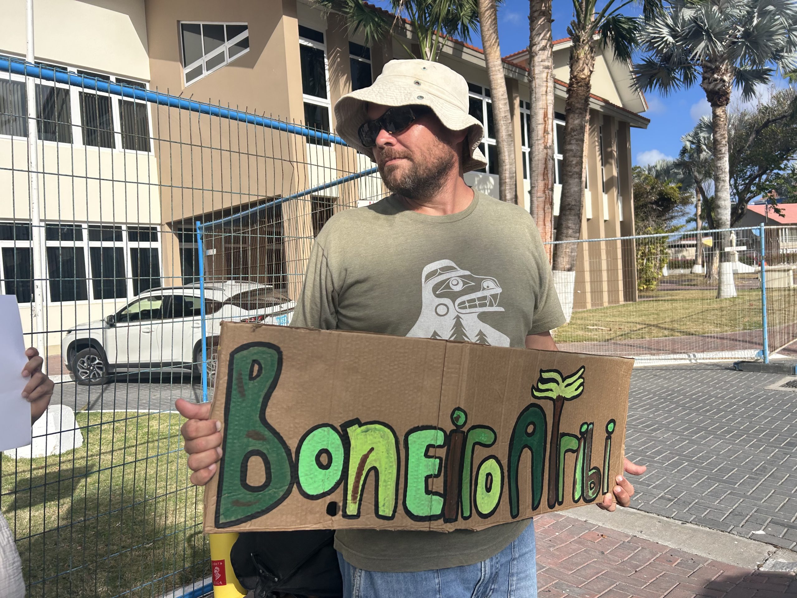 Grupo Di Manifestantenan Ta Expresa Sosten Pa Boneiro Den Lucha Pa Conservacion Di Naturalesa 211 Oreana Wouters 8 Scaled