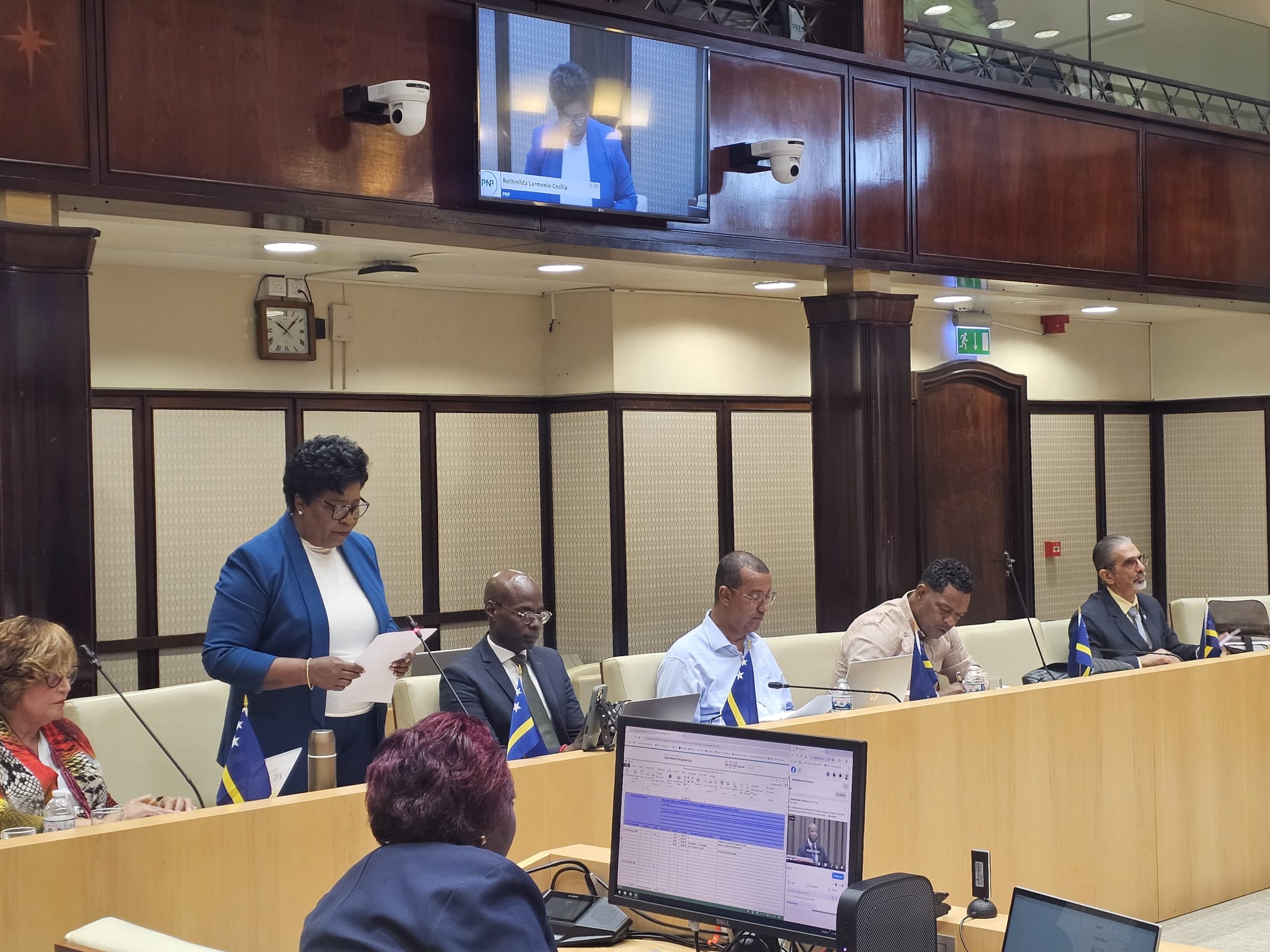 Pnp: “Nos A Spierta For Di 2021, Pisas A 'Tuma Pueblo Hasi' I A Laga Newton Skirbi Buki Kon Pa Gaña 164 Pnp Corsou 2