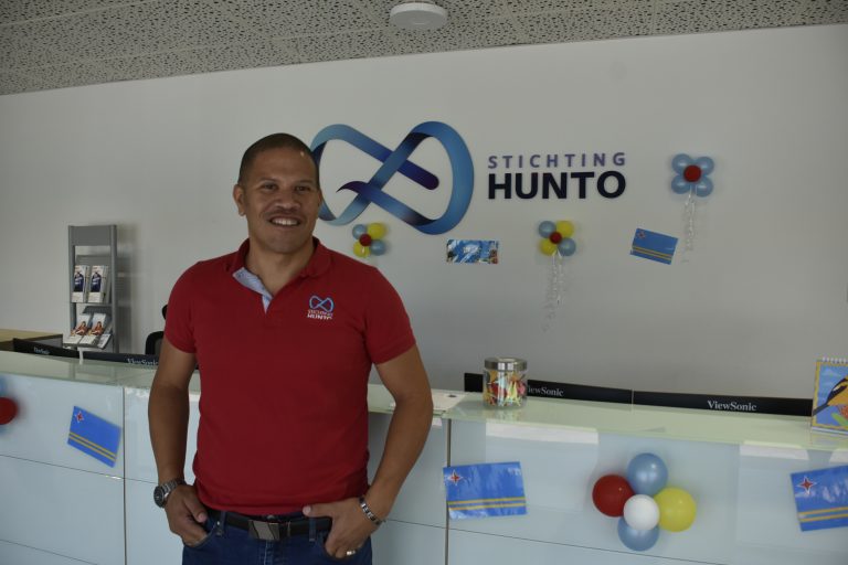 HUNTO and RESPALDO: Two institutes with different approaches in mental health