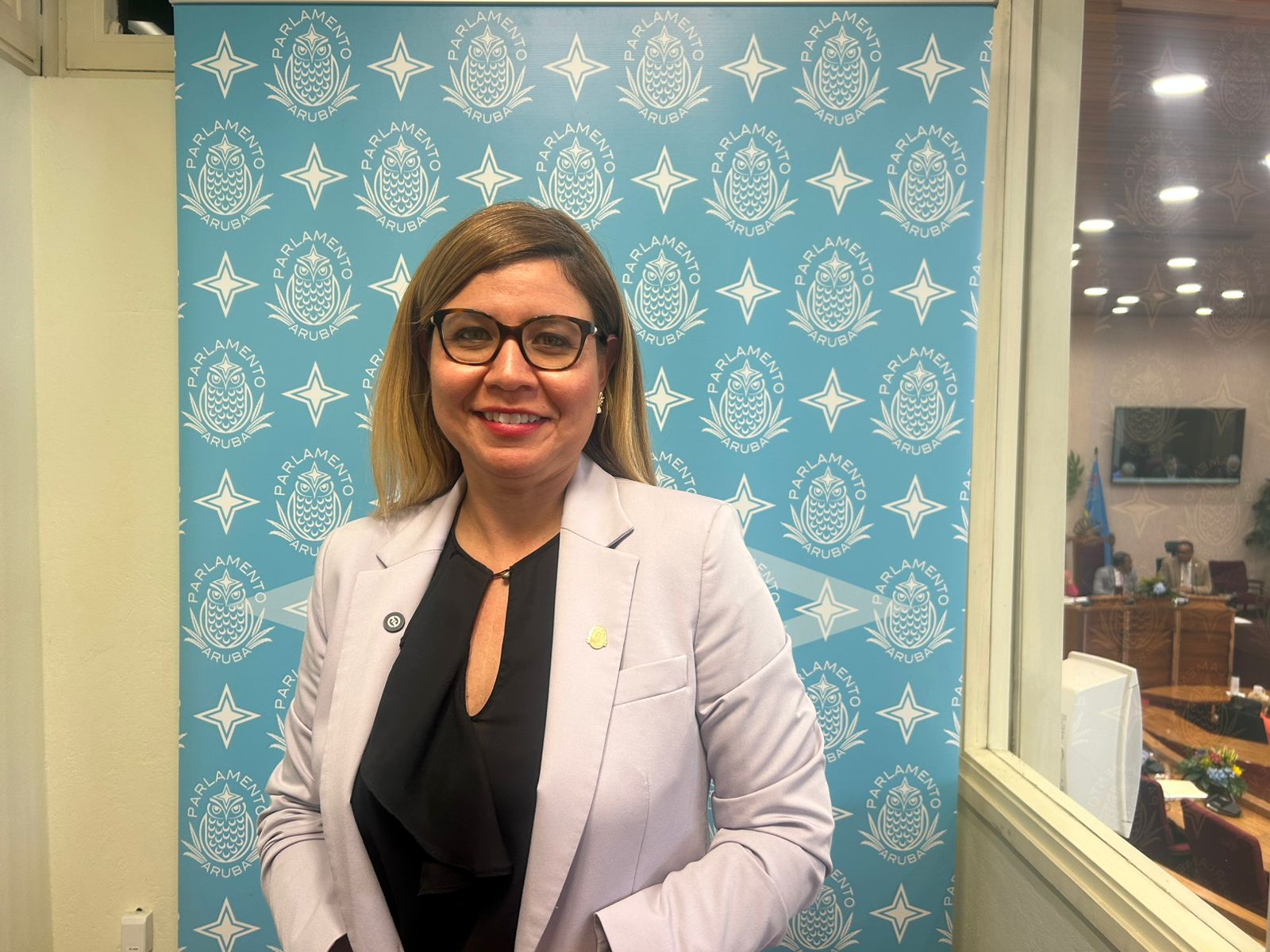 Jennifer Arends-Reyes calls on unions to maintain dialogue with the government regarding concerns about the Rijkswet HOFA