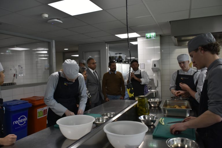 “Without a Connection Between Education and Practice, Aruba Will Lose Its Competitive Advantage”  Eduard Pieters stated after his visit to Mondriaan