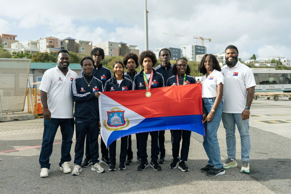 Minagz And Minmecys Carifta Athletes Return Pix2