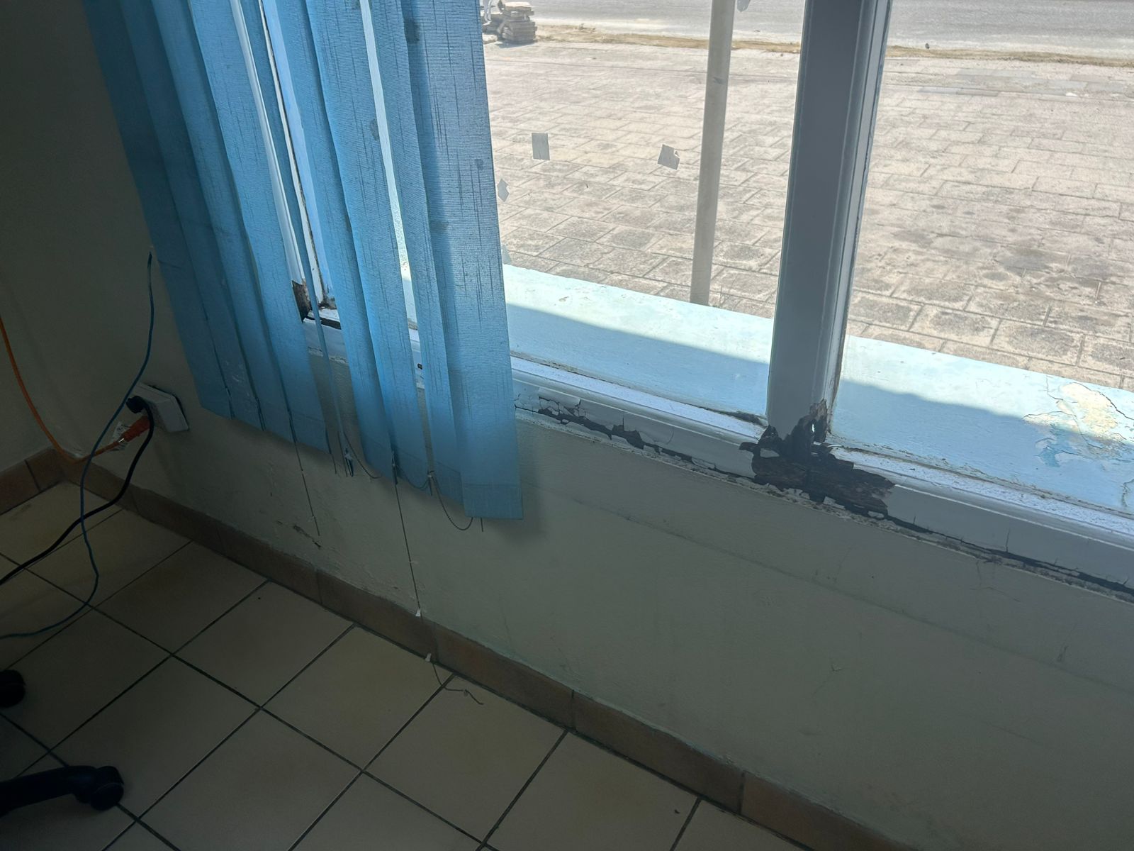 Polisnan Den Departamento Di Rijbewijs Ta Trahando Den Un Situacion Deplorabel Y Inhumano 3