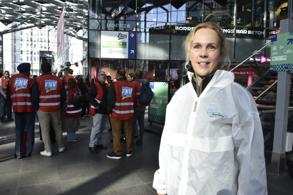 Trahadornan Publico Na Hulanda Den Accion Exigi Aumento Salarial Di 6 Contra Nullijn Di Gabinete 3 1