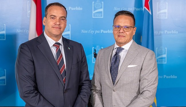 Minister Geoffrey Wever