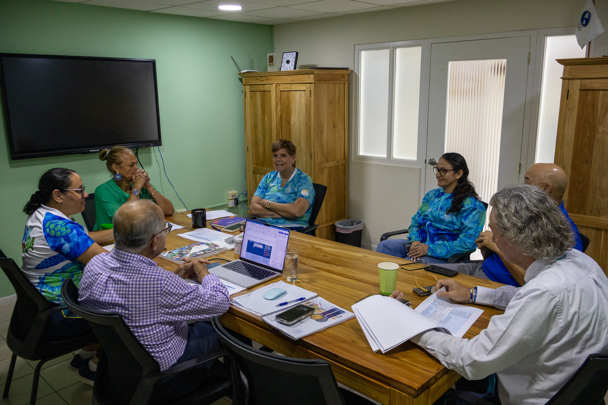 Arubaans Olympisch Comité Verwelkomt Tito De Cuba Als Penningmeester 160 Comite Olimpico Arubano Ta Yama Bon Bini Na Tito De Cuba Como Tesorero 2