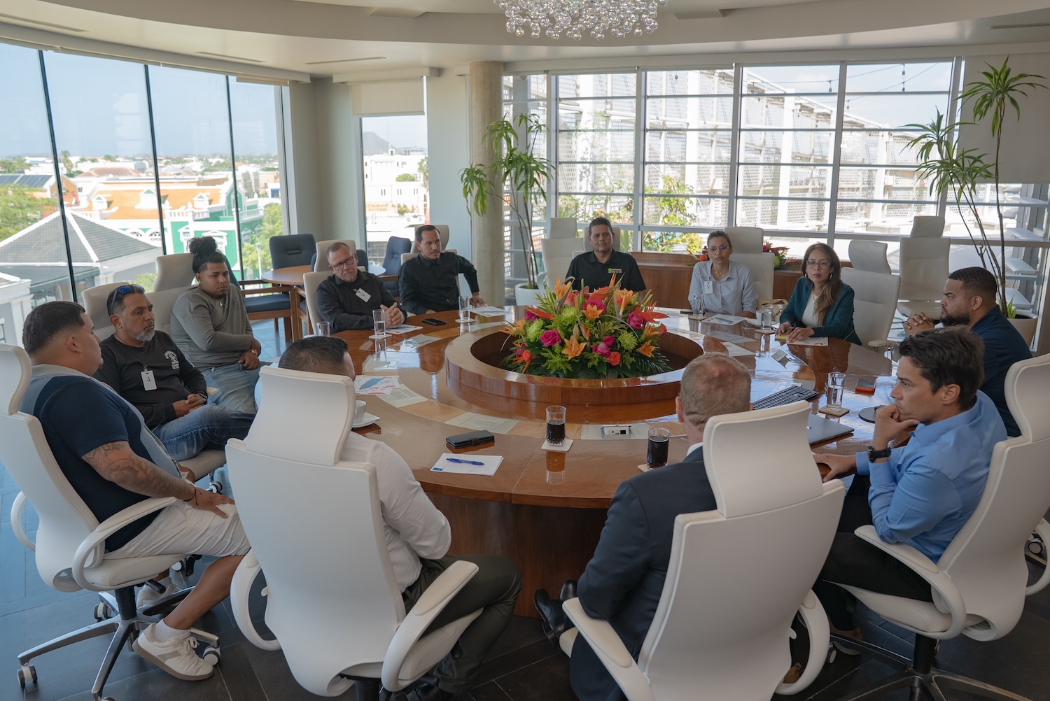 En Preparación Para El 25 De Julio Empresas De Alquiler De Contenedores De Basura Apoyan El Día Nacional Para Cuidar Aruba 160 Companianan Cu Ta Huur Baki Di Sushi Ta Sostene Dia Nacional Pa Cuida Aruba 1