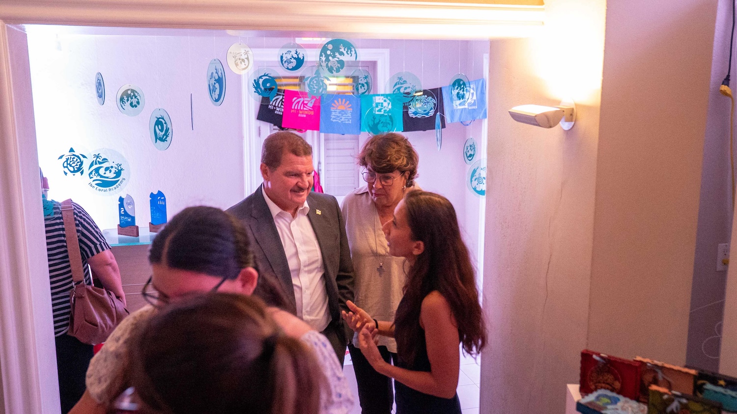 Prome Minister Mike Eman Ta Celebra Creatividad Y Talento Local 162 Daa Mana 15