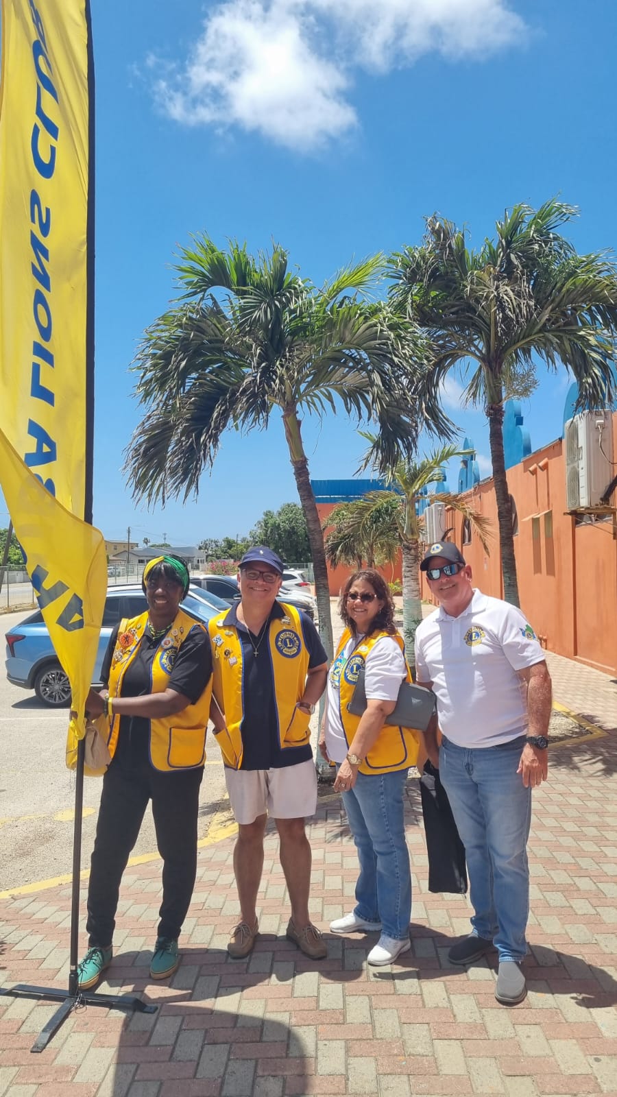 Succesvolle Gezondheidsbeurs Georganiseerd Door Aruba Lions Club 160 Fellows At Entrance Xavier
