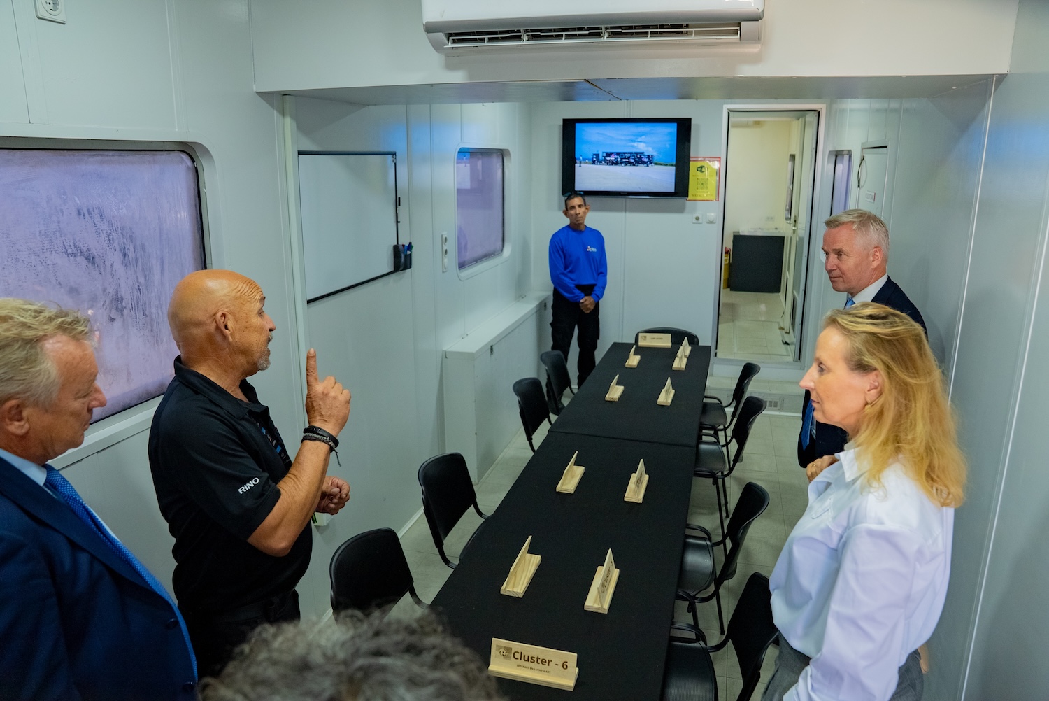 Gobierno Di Aruba A Duna Reconocemento Na Team Boluntario Cu A Brinda Asistencia Humanitario Na Venezuela 178 Gobierno Di Aruba A Duna Reconocemento Na Team Boluntario Cu A Brinda Asistencia Humanitario Na Venezuela 15