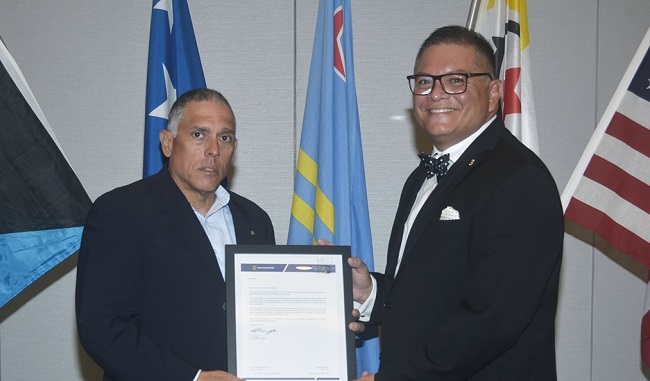 Miembronan Di Aruba Lions Cu Premio Di Chevron Pa Nan Ananan Di Servicio 4 1