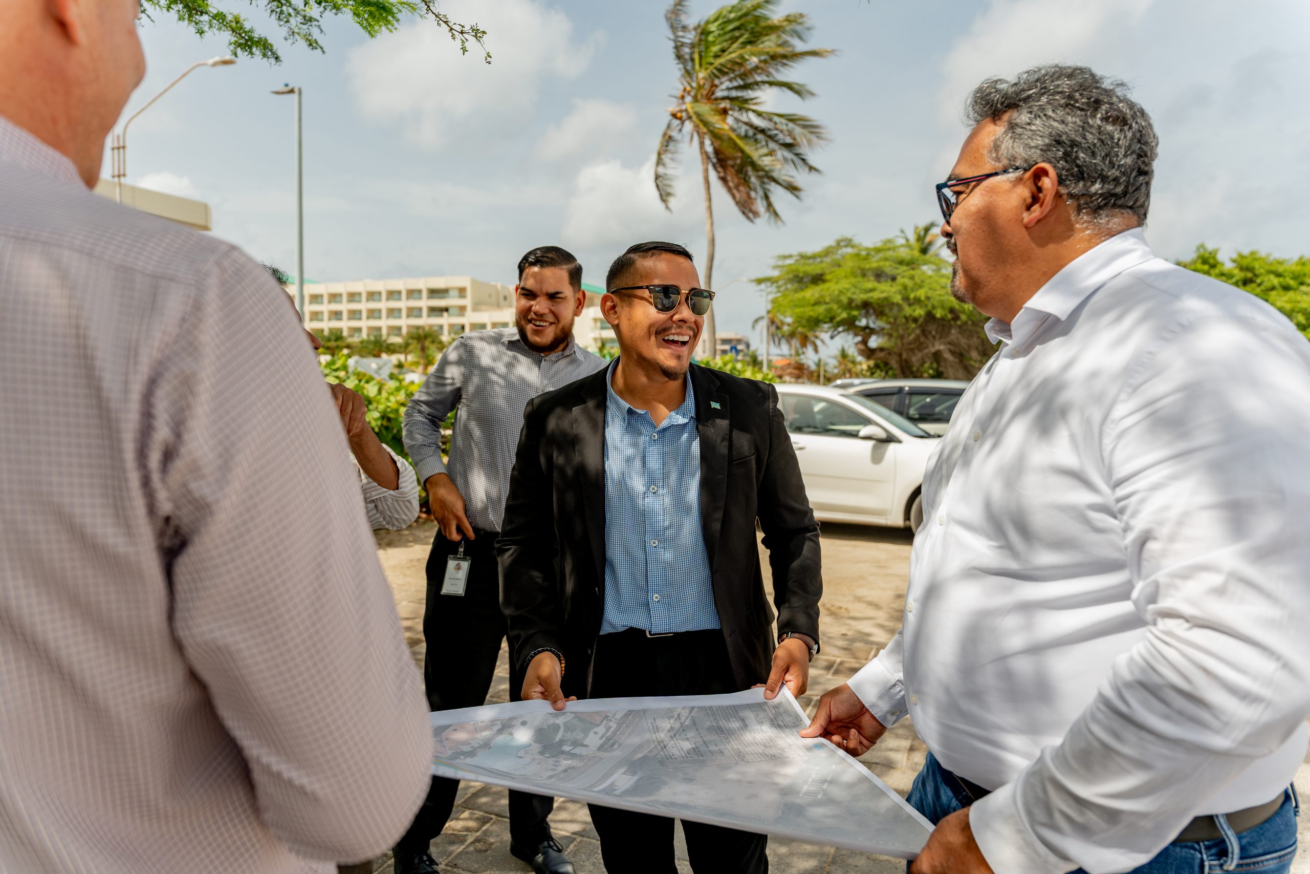 Minister Wendrick Cicilia Announces The Start Of Eagle Beach Beautification 166 Minister Wendrick Cicilia Ta Anuncia Inicio Di Embeyecemento Di Eagle Beach 11 Scaled