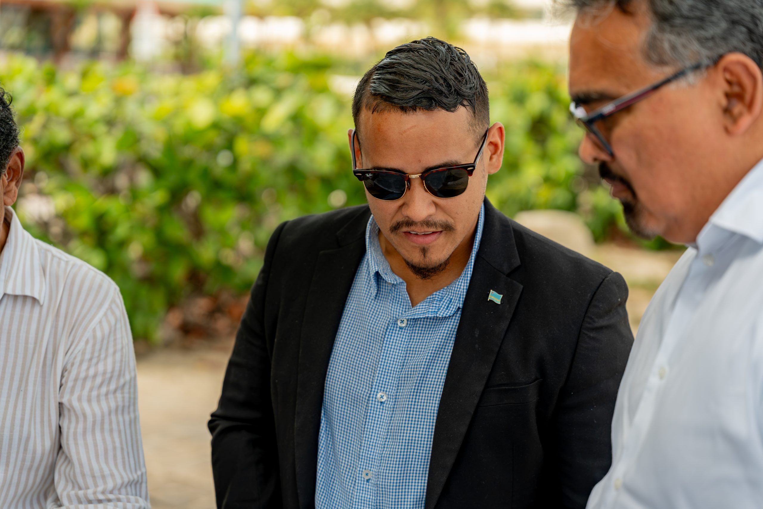 Minister Wendrick Cicilia Announces The Start Of Eagle Beach Beautification 164 Minister Wendrick Cicilia Ta Anuncia Inicio Di Embeyecemento Di Eagle Beach 14 Scaled