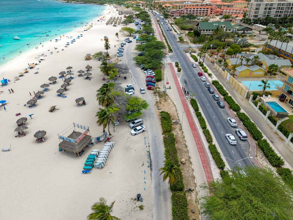 Minister Wendrick Cicilia Ta Anuncia Inicio Di Embeyecemento Di Eagle Beach 3