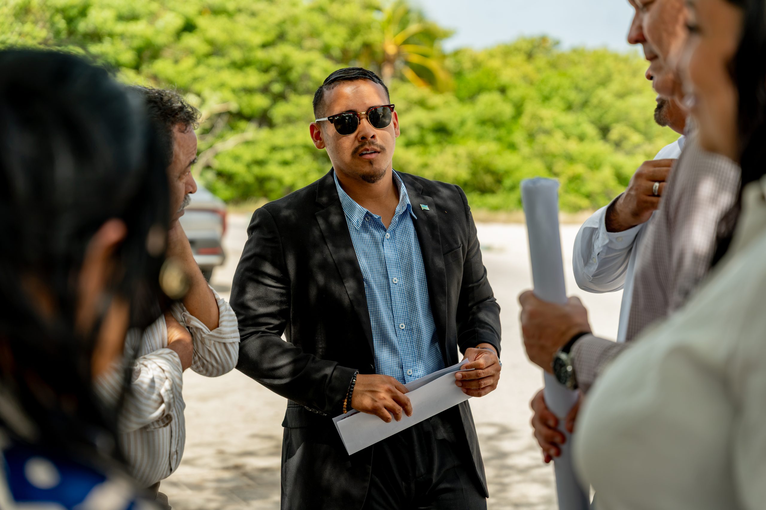 Minister Wendrick Cicilia Announces The Start Of Eagle Beach Beautification 173 Minister Wendrick Cicilia Ta Anuncia Inicio Di Embeyecemento Di Eagle Beach 6 Scaled