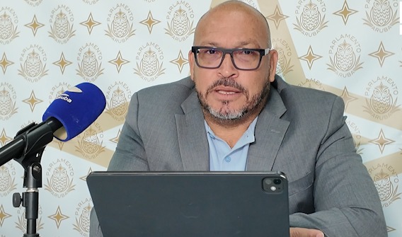 Parlamentario Edgar Vrolijk Maneho Actual Di Gobierno Ta Hiba Nos Na Un Abismo Social Roga Na Politico Y No Ta Independiente