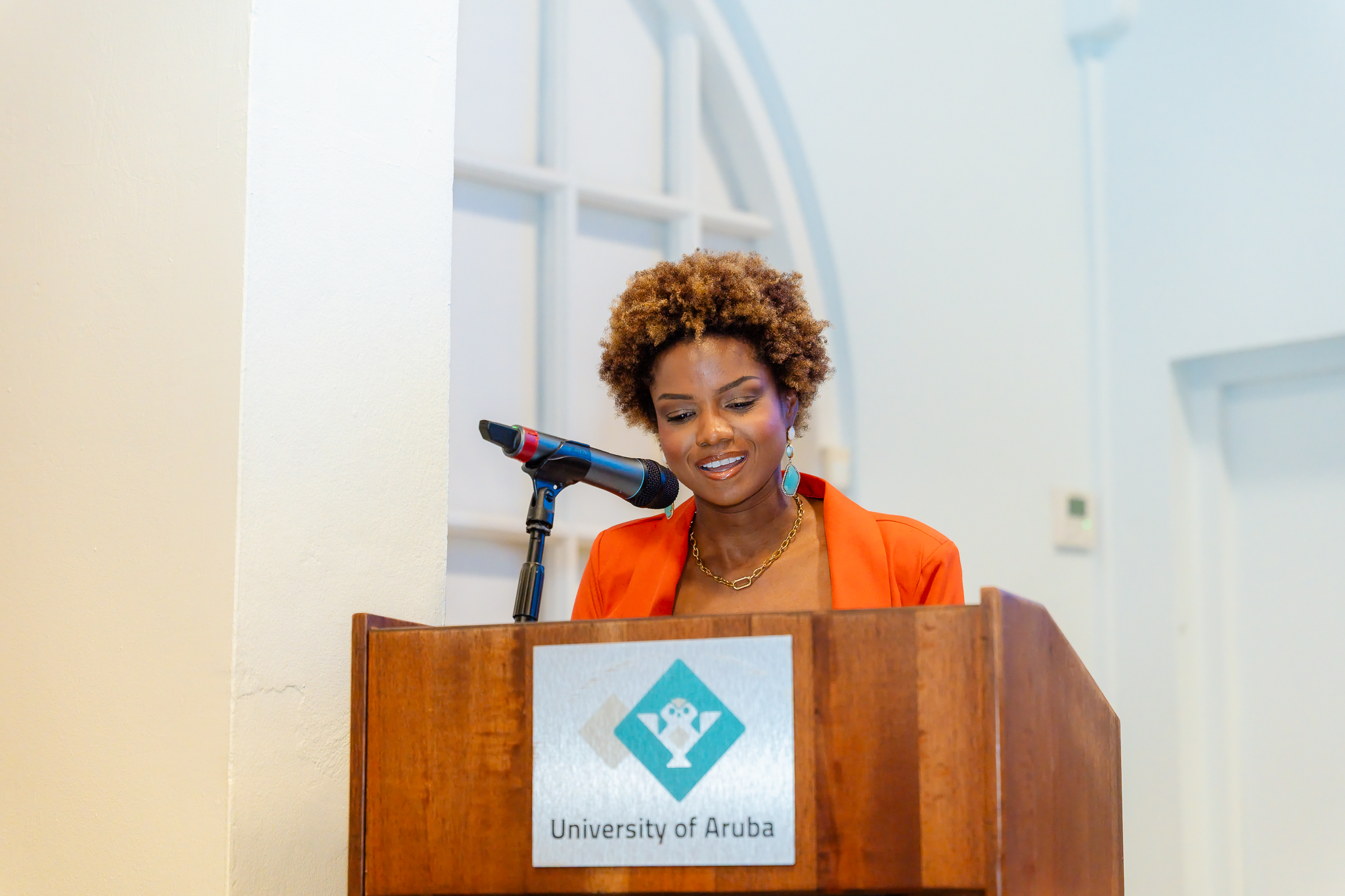 La Universidad De Aruba Celebra Al Primer Grupo De Graduados Del Premáster En Gestión Y Liderazgo 161 Universidad Di Aruba Ta Celebra E Prome Grupo Di Graduado Di Premaster Den Maneho Y Liderazgo 3
