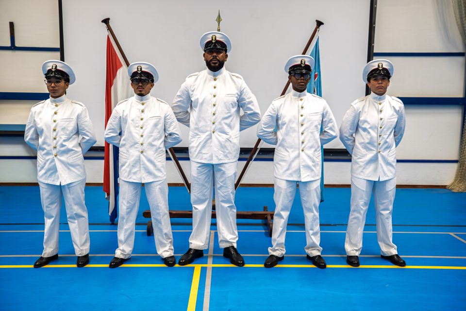 Cinco Militar Arubiano A Huramenta Na Arumil 1