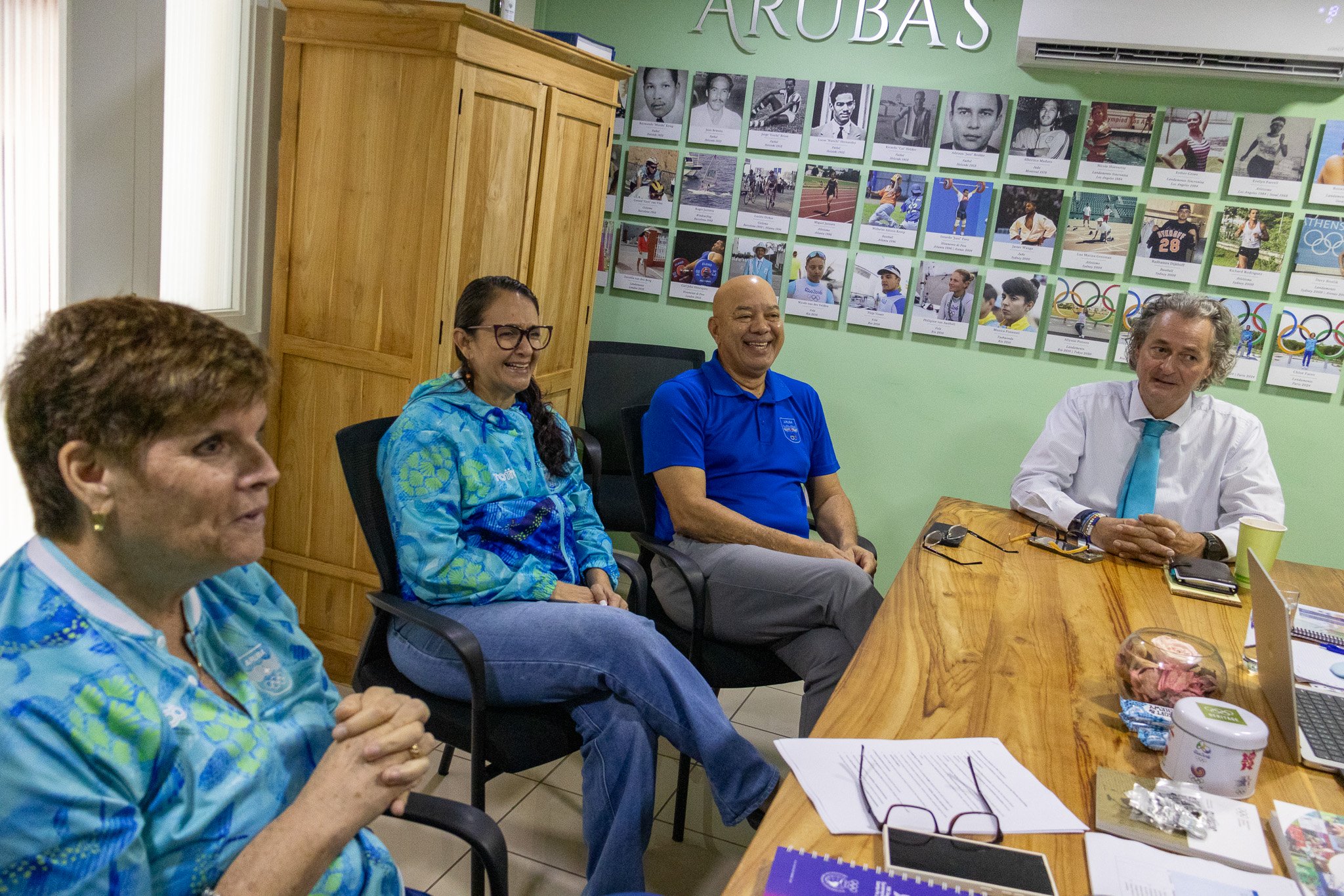 Comite Olimpico Arubano Ta Yama Bon Bini Na Tito De Cuba Como Tesorero 3