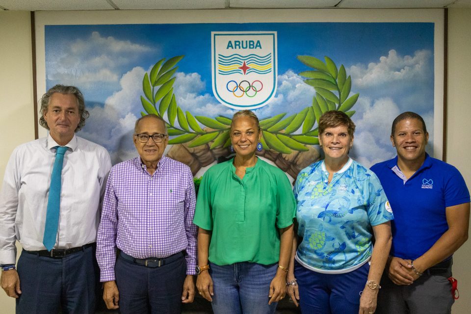 Comite Olimpico Arubano Ta Yama Bon Bini Na Tito De Cuba Como Tesorero 4