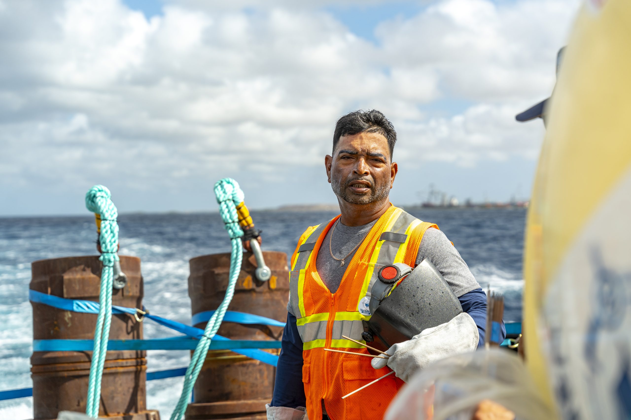 Ministro Wendrick Cicilia: ¡Las Olas Son Fuertes, Pero Nuestro Compromiso Con Los Pescadores Es Aún Más Fuerte! 168 Dsc07653 Scaled