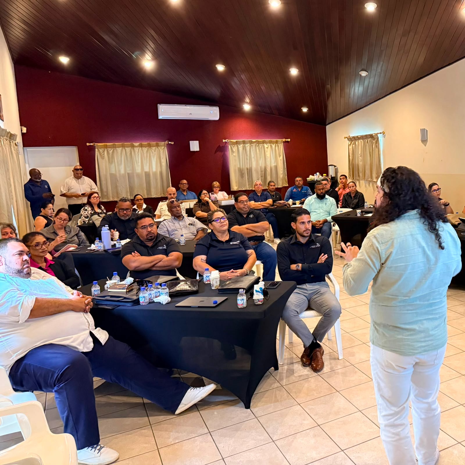 Gobierno Di Aruba Ta Negocia Hofa Tras Di Lomba Di Pueblo Y Parlamento No Tin Consenso 4
