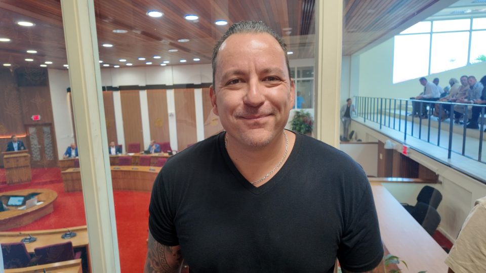 Pa Motibo Di E Decisionnan Rond Di E Ruta Di Light House Tin Cancelacionnan Cu Ta Pone Cada Compania Den Un Posicion Hopi Dificil