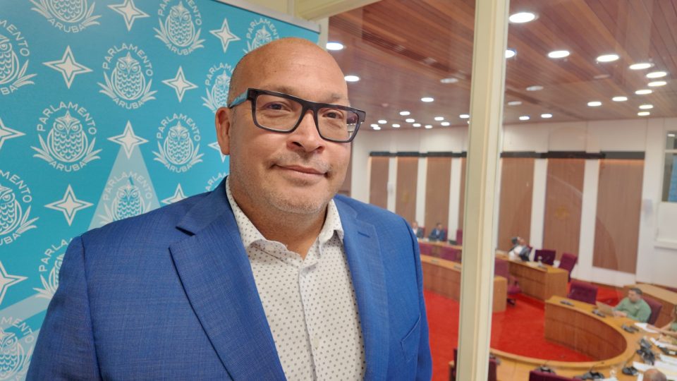 Parlamentario Edgar Vrolijk Falta Di Comunicacion Ta Stanca Solucion Pa Problema Di Atv Y Utv