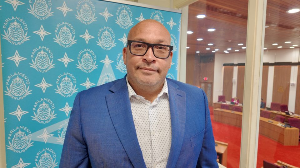 Parlamento Ta Limita Poder Di Reunionnan Publico