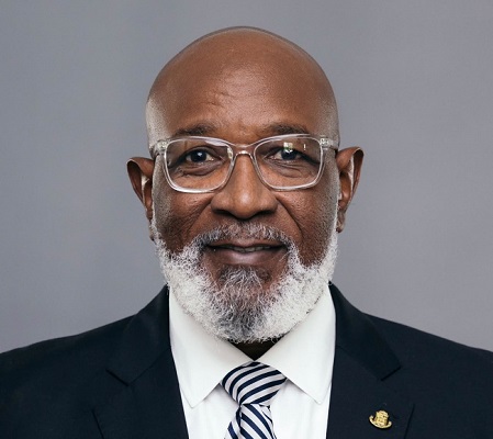 Minister Connor eert de senioren van Sint Maarten op Wereld Senioren Dag