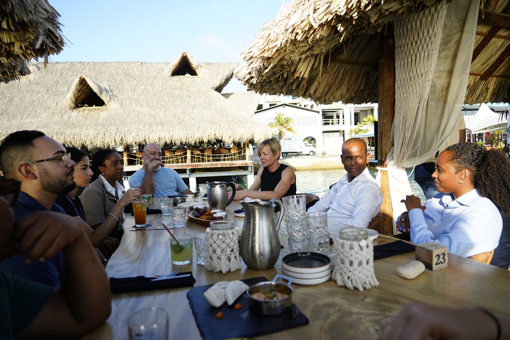 Funcionarios Ejecutivos De Carnival Cruise Line Visitaron Bonaire En El Marco De Su Programa En Las Islas Abc 5