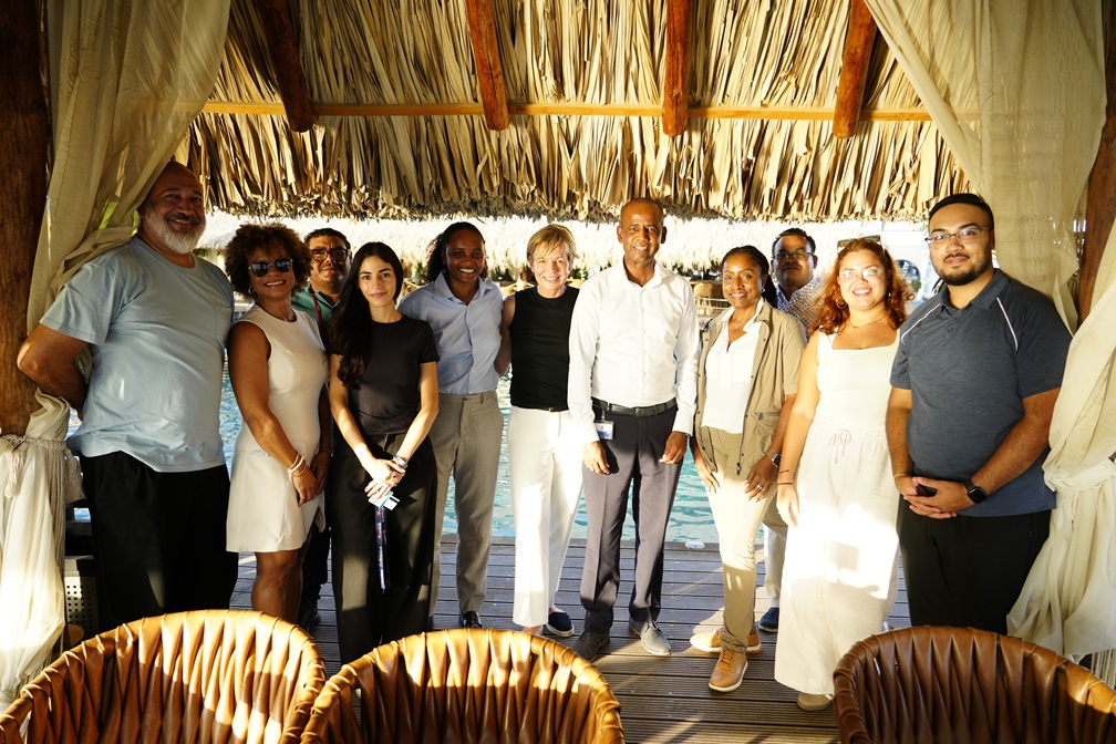 Funshonarionan Ehekutivo Di Carnival Cruise Line A Bishitá Boneiru Den Kuadro Di Nan Programa Na E Islanan Abc 166 Funcionarios Ejecutivos De Carnival Cruise Line Visitaron Bonaire En El Marco De Su Programa En Las Islas Abc 7