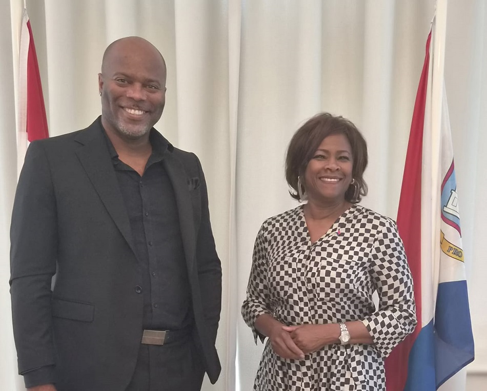 Minplen Ga Meets Carib Lens Creations Representative