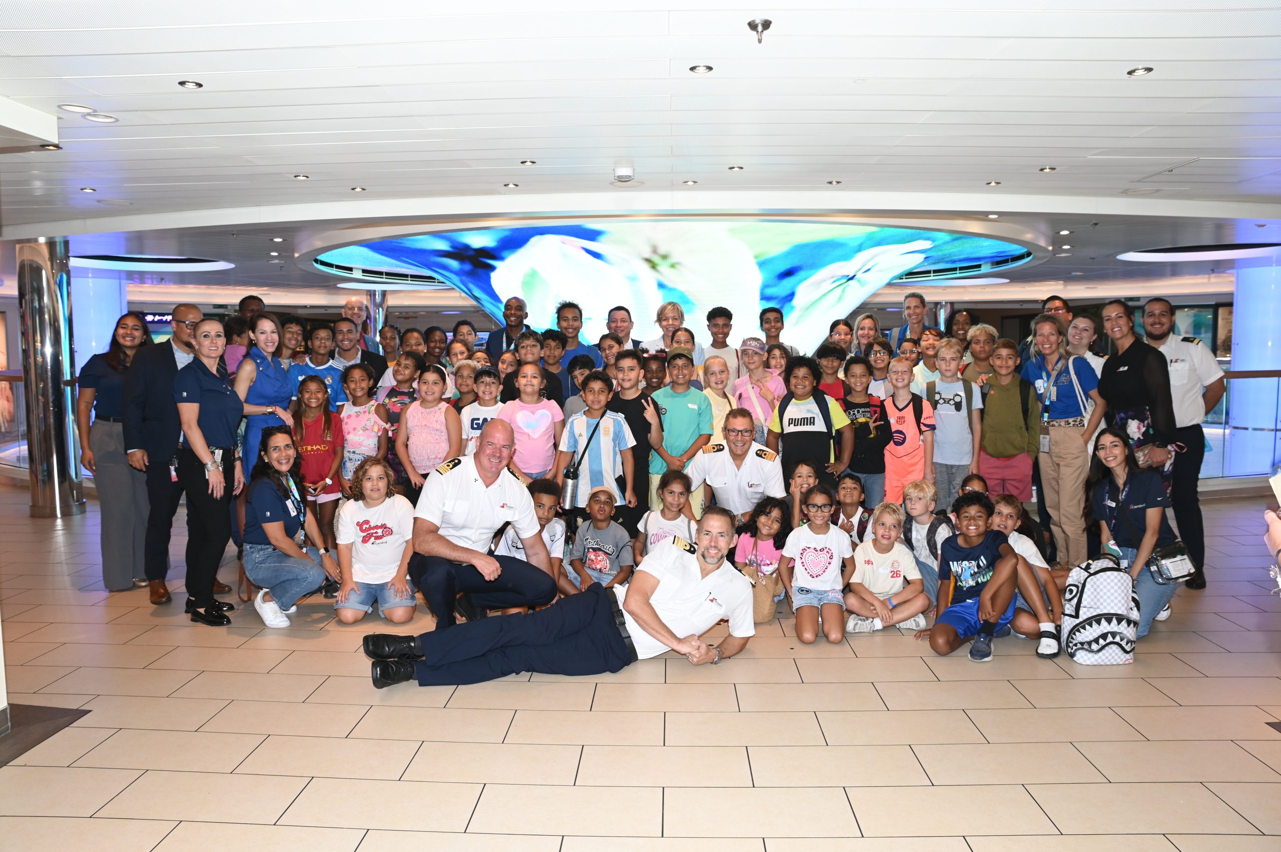 La Autoridad De Turismo De Aruba Y Aruba Ports Authority N.v. Organizan Otra Exitosa Actividad De &Quot;Buki Di Pret&Quot; Y Se Reúnen Con Ejecutivos Clave De Carnival Cruise Line 161 Buki Di Pret 2026 7 Scaled