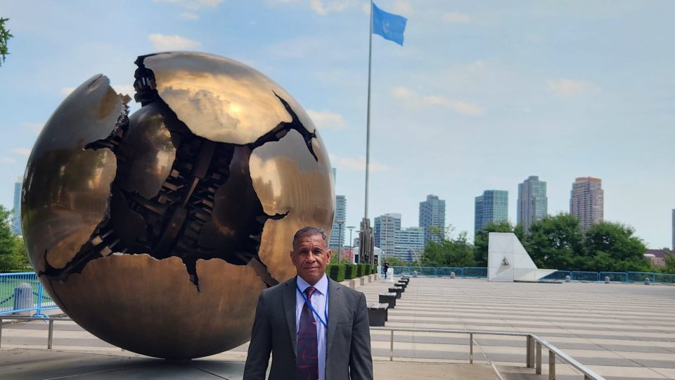 James Finies @ Un Ny