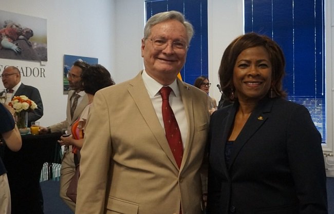 Minplen Ga Attends Ecuador National Day Reception