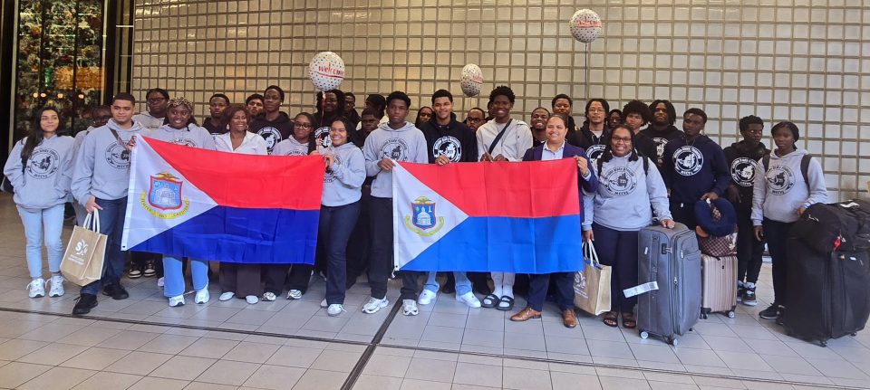 Minplen Ga Sxm Students Arrive In Ned