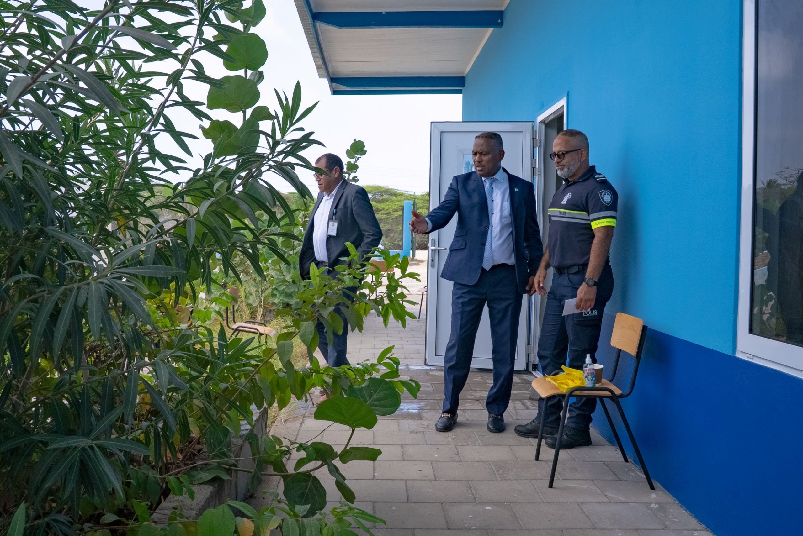 Minister Dowers Closely Follows Renovations With Surprise Visits To Kia, Police School, And Dimas San Nicolas 169 Minister Dowers Ta Sigui E Renobacionnan Di Cerca Cu Bishita Espontaneo Na Kia 15 Scaled