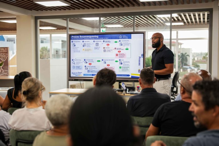 Architects and construction companies applying for building permits receive preparation for digital applications
