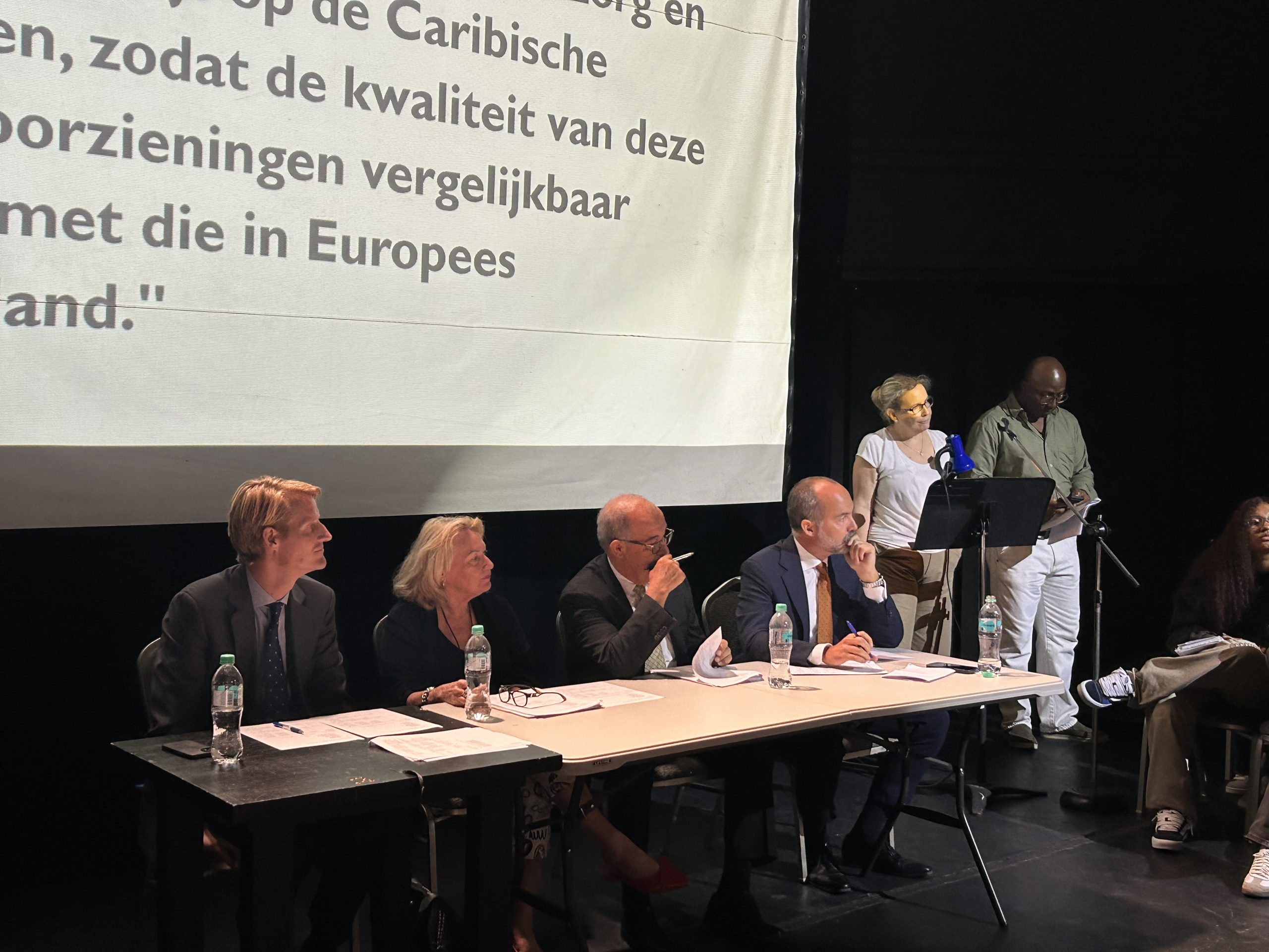Aruban Students Debate Current Topics In Aruba And The Kingdom Within The Framework Of Prinsjesdag 163 Estudiantes De Aruba Debaten Entre Si En El Marco De Prinsjesdag Sobre Temas Actuales De Aruba Y Del Reino 5 Scaled