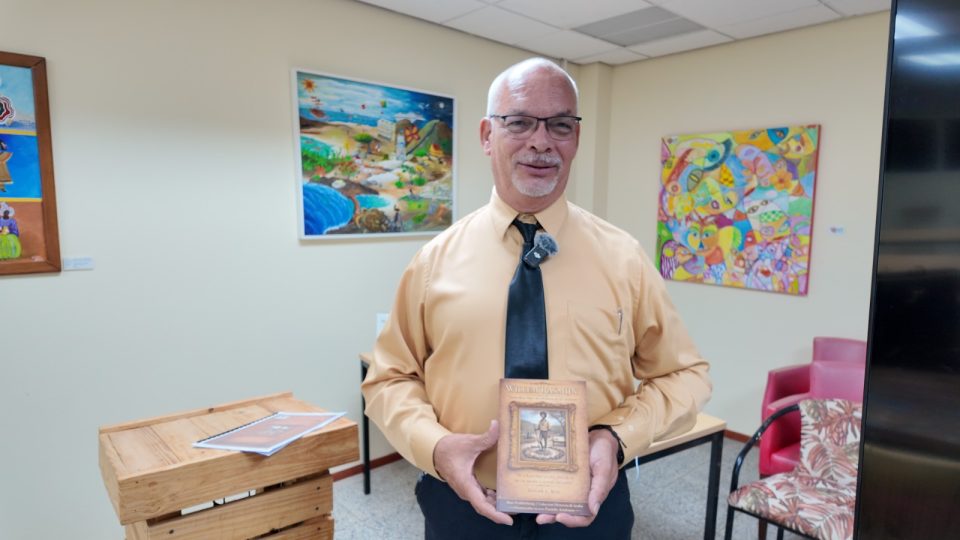El Autor Edgar Ras Da Vida A Willem Rasmijn El Joven Que Descubrio Oro En Aruba 1