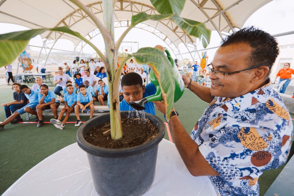 El Equipo De Bon Salu Un Quiz De Salud Y Una Planta De Calabaza Propia Fiesta Di Salu Esta De Regreso En Las Escuelas Primarias 1