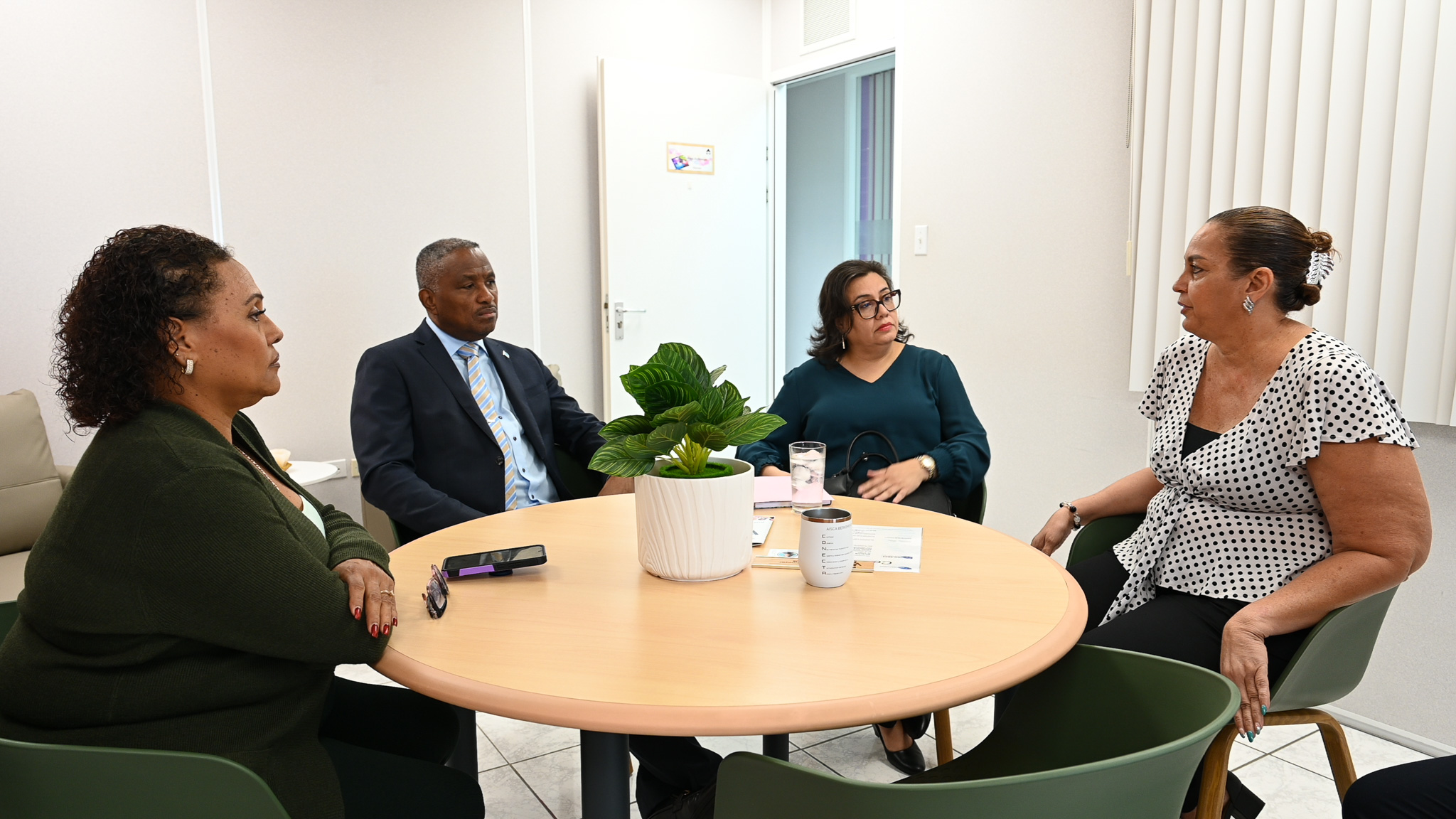 El Ministro Dowers Realiza Una Visita A La Dirección Del Consejo De Tutela 161 El Ministro Dowers Realiza Una Visita A La Direccion Del Consejo De Tutela 4