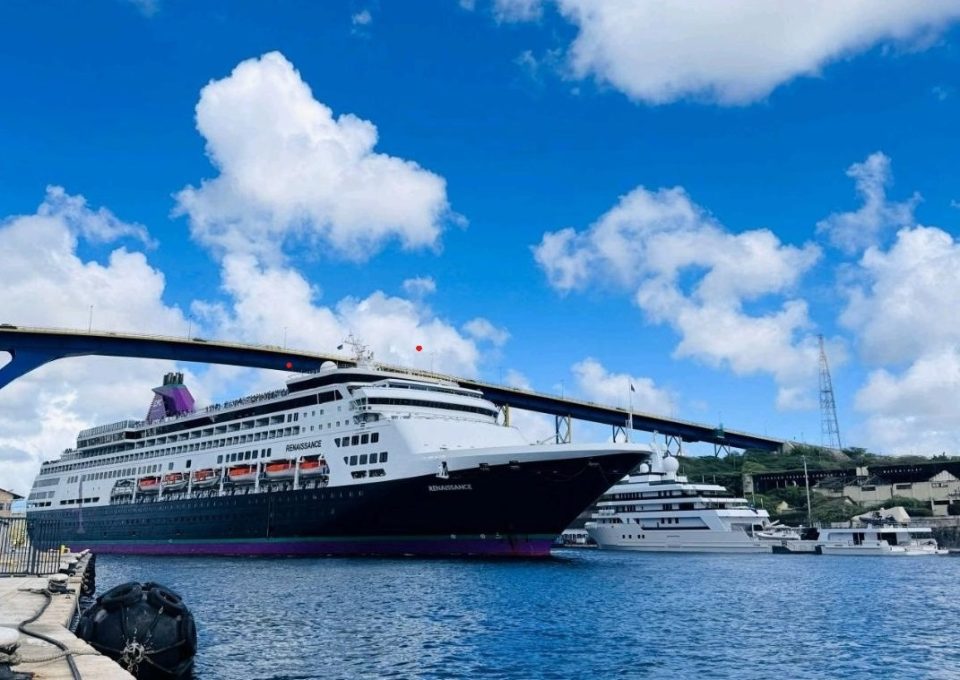 Embarque En Bonaire A Bordo Del Renaissance Para Un Crucero De 14 Dias