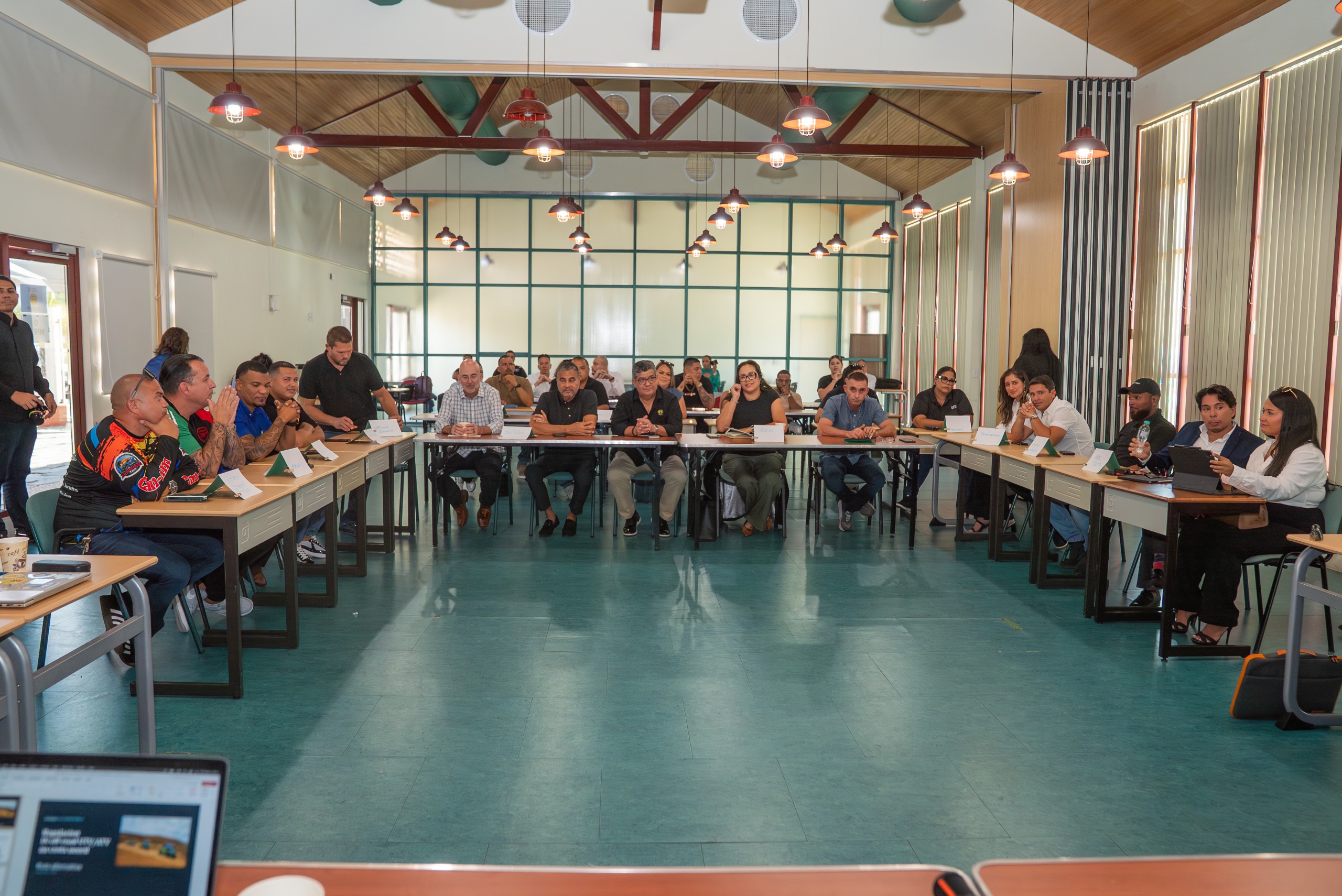 Ministro Renée Herdé: El Diálogo Constructivo Con El Sector Turístico Abre El Camino Hacia Una Solución Equilibrada 165 Encuentro Cu Operadornan Di Uvt Atv 4